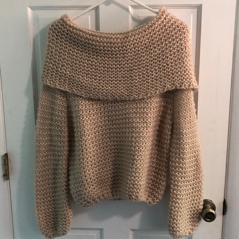 Comfortable, warm sweater in perfect conditions